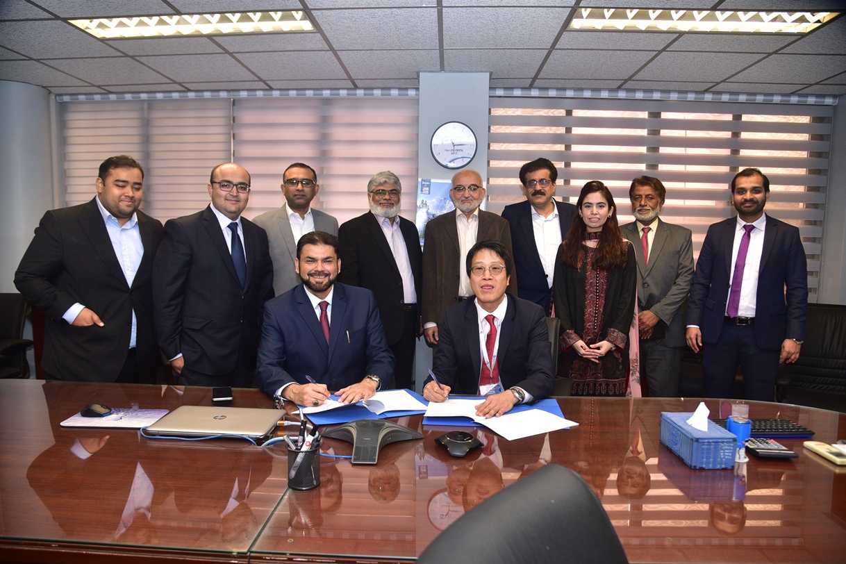 MOU Signing Event with Direcotr's PPCT, CEO KICT, Railway Consultant (Mr. Maqsood un Nabi), GM (Mr. Akber Ali), Commerical Manager (Mr. Ibrahim Khalil)